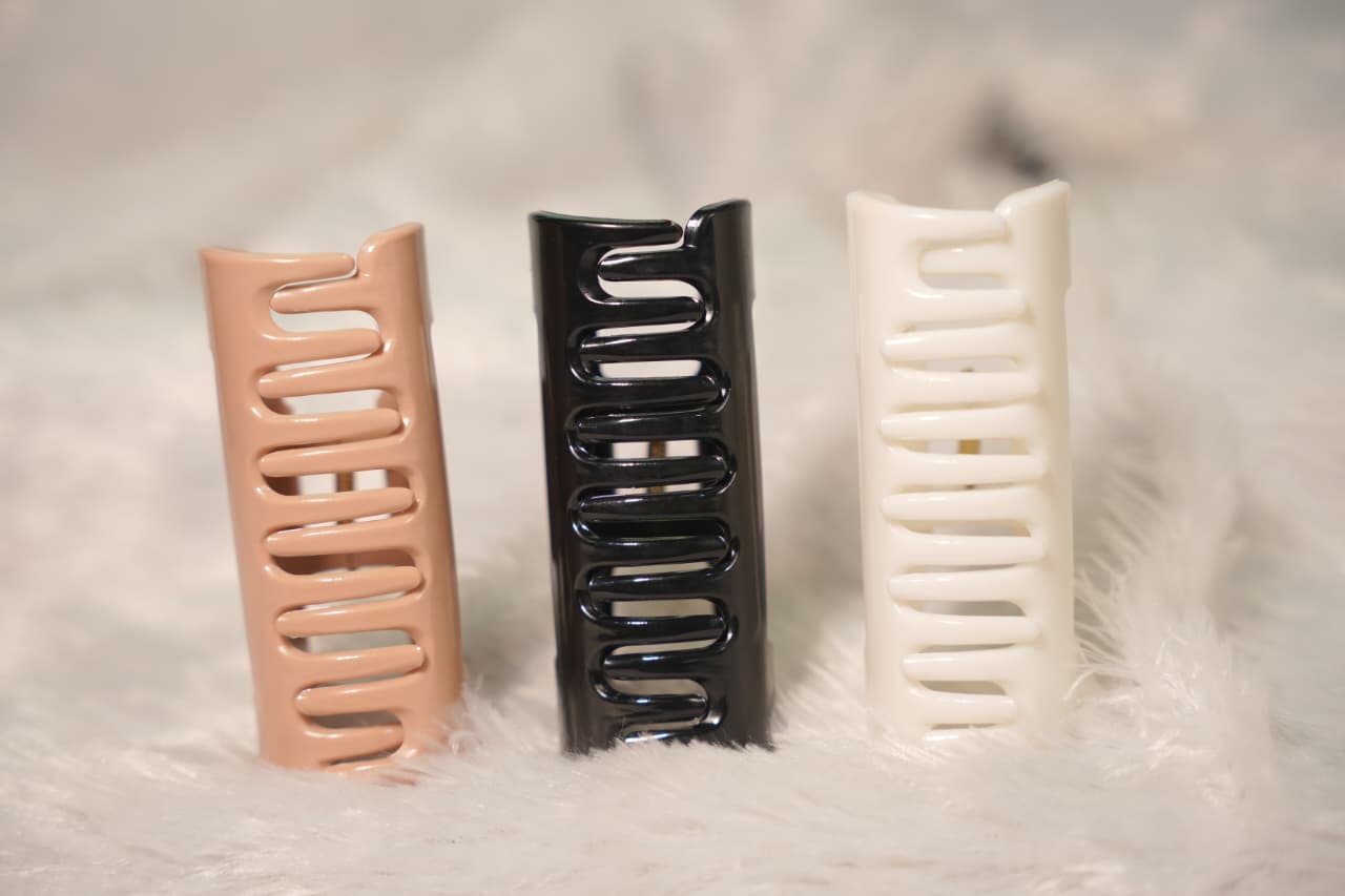 Large Flexible Claw Clip - Black - Image 9